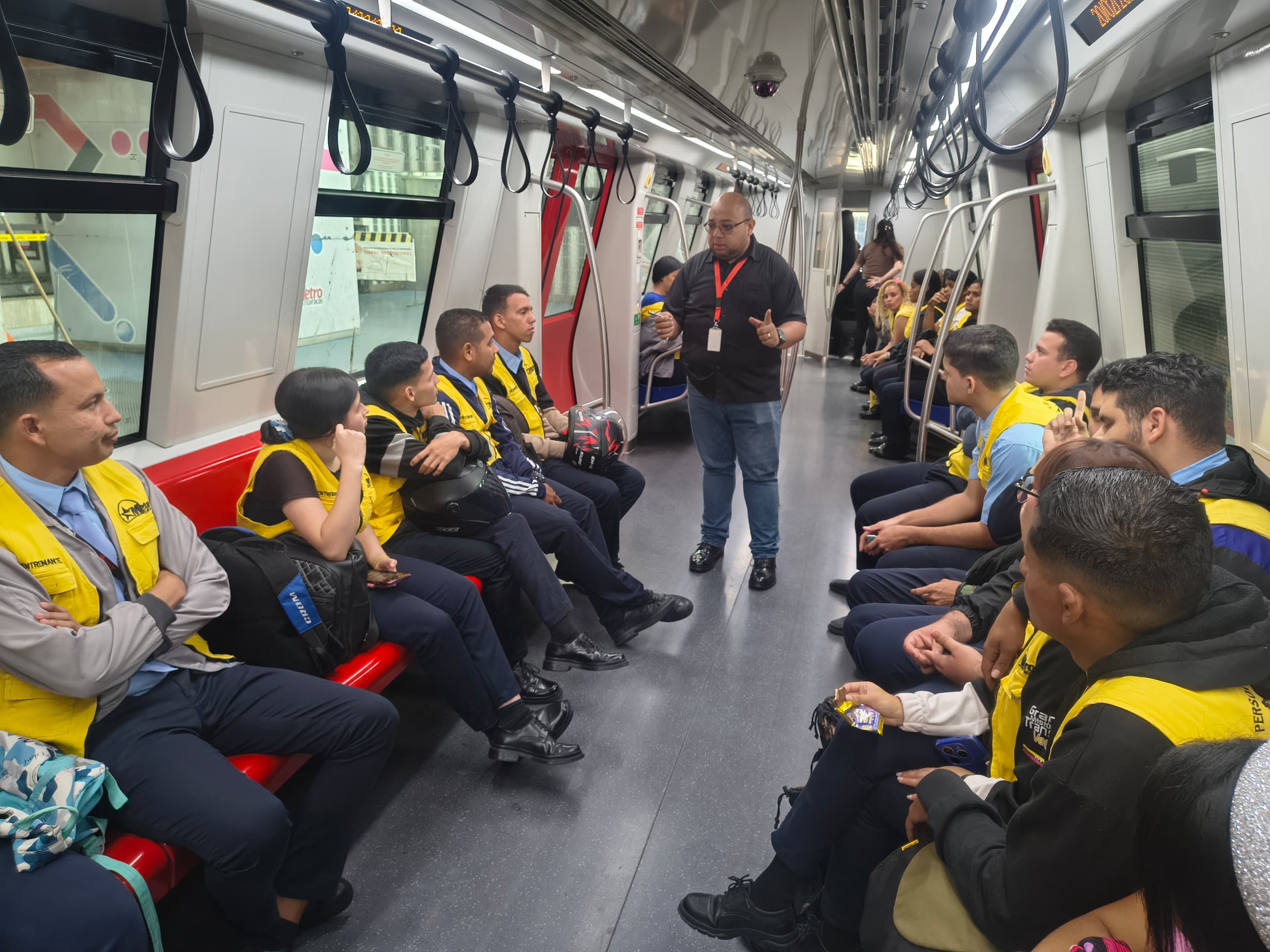 Incorporan 30 operadores al Metro