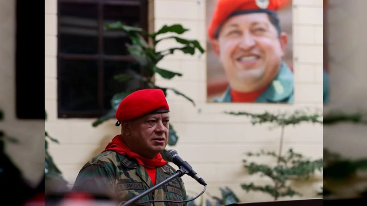 “La revolución es la única que garantiza la paz del país”