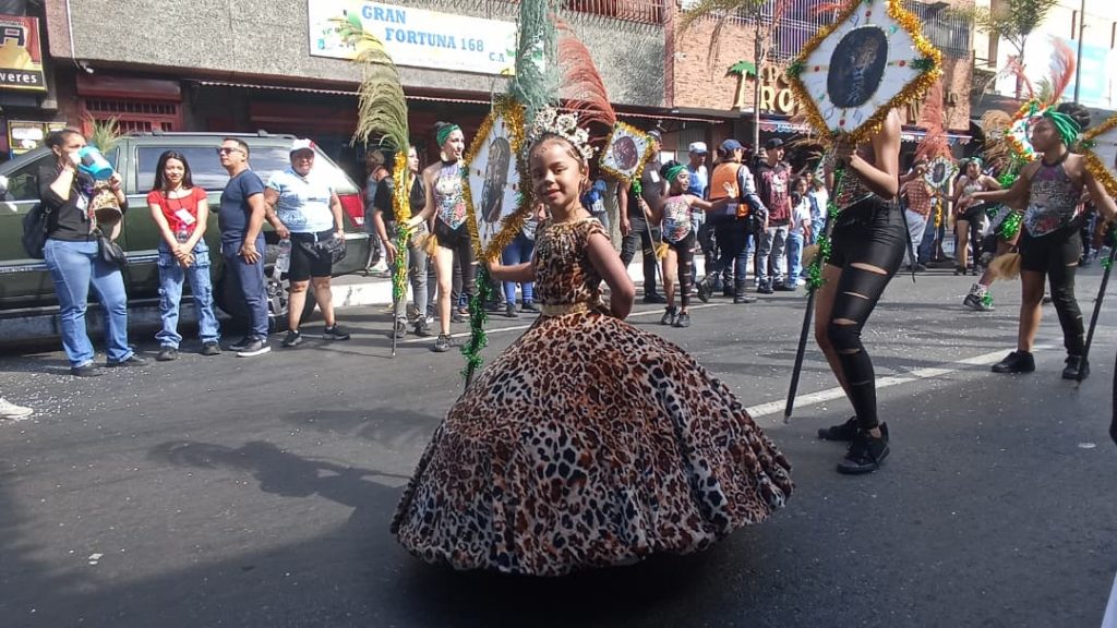 Comunidades innovan con fantasías en Carnavales Ecoturísticos