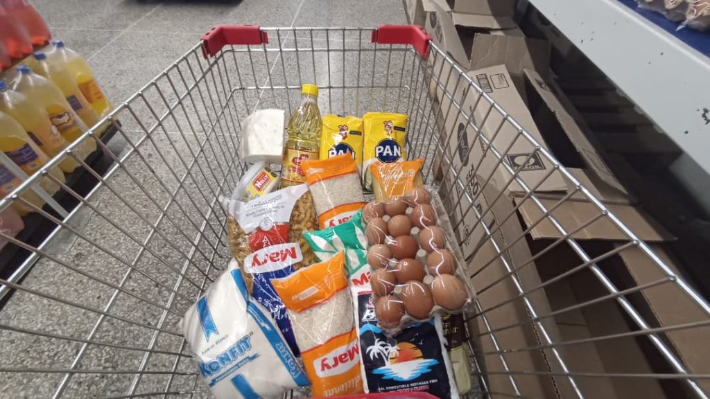 Con $30 se pueden comprar 14 productos básicos