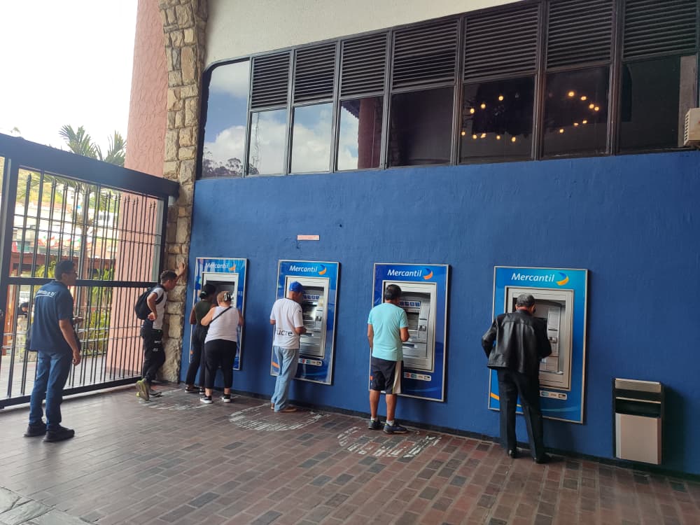 Cajeros del Mercantil se “tragan el dinero” en La Casona