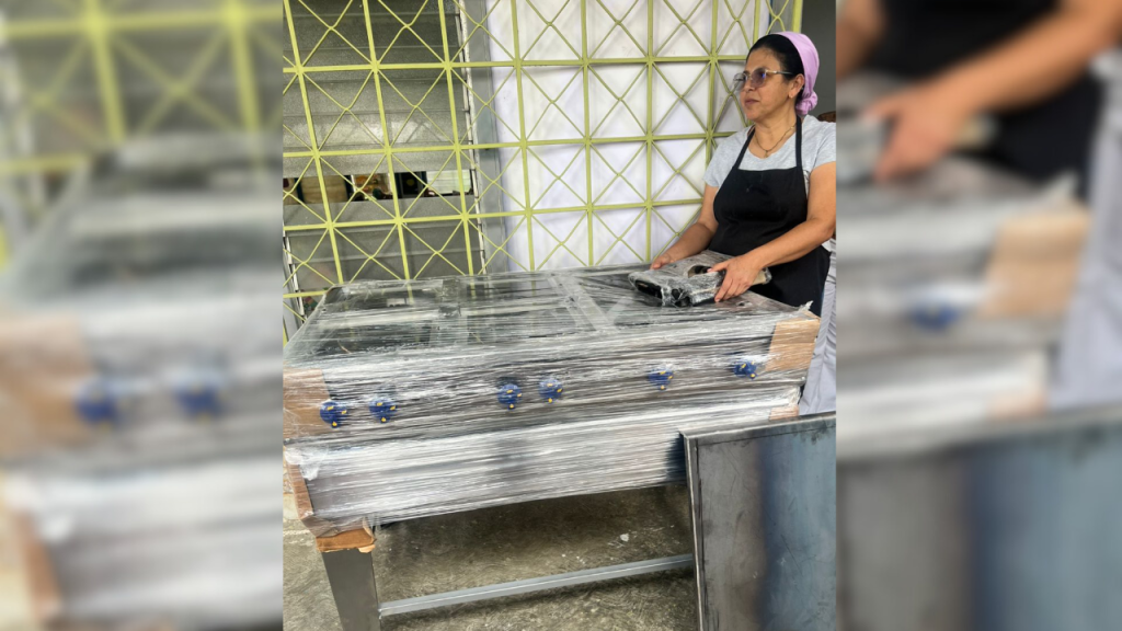 Dotan con cocina industrial al Colegio Martha Caleca de Carrizal
