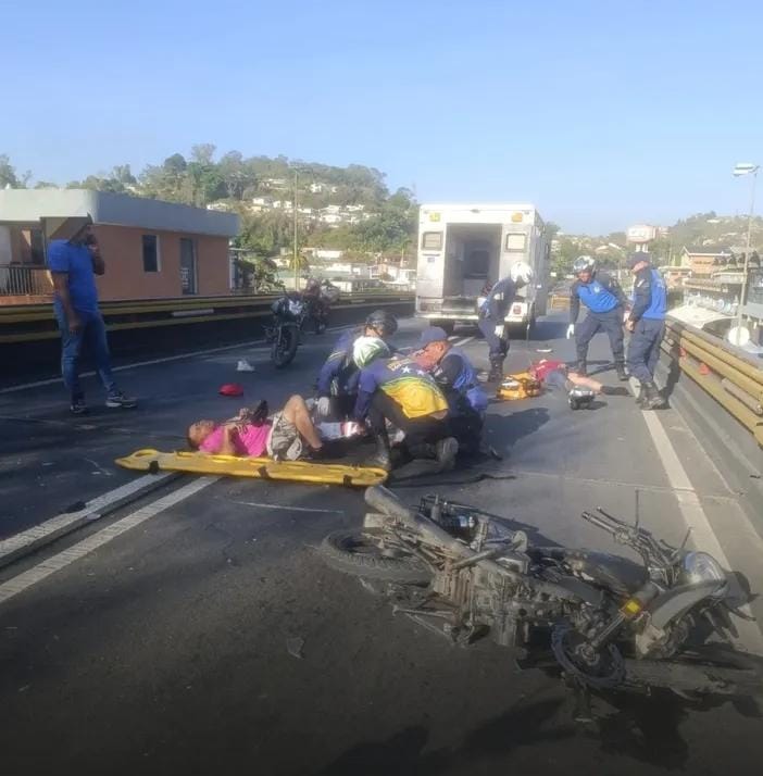 Un fallecido tras choque de moto en el elevado de San Antonio