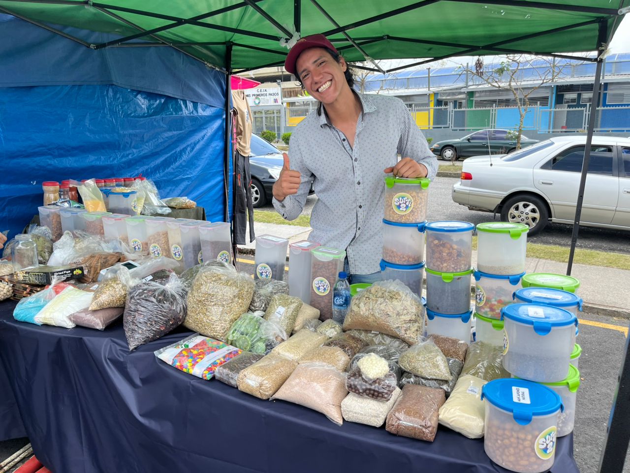 Surti2s: seis años ofreciendo frutos secos del Medio Oriente en La Rosaleda