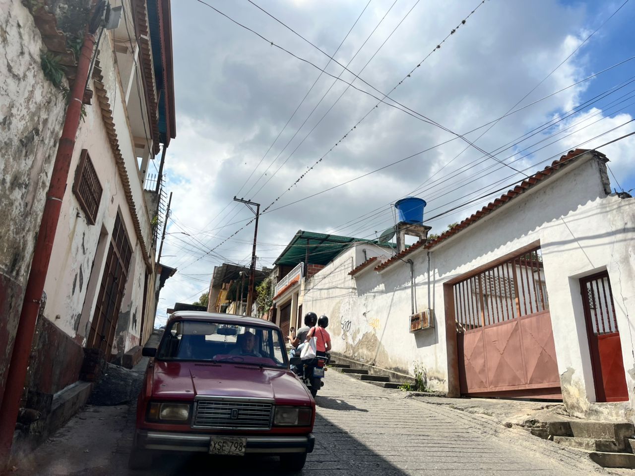 Vecinos de Santa Eulalia denuncian motopiruetas