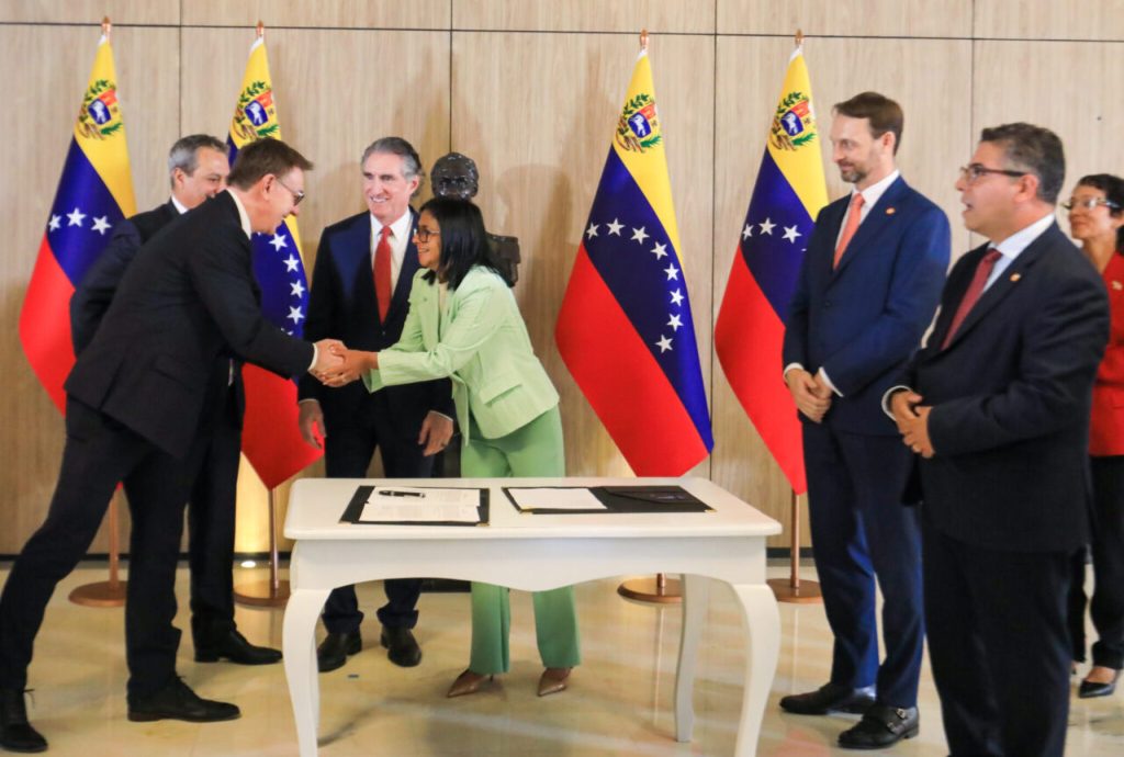 Sellan alianza para reactivar Pdvsa en plena apertura con EE. UU.