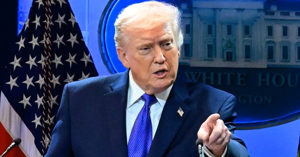 Trump ordena alto a los ataques durante 5 días a Irán