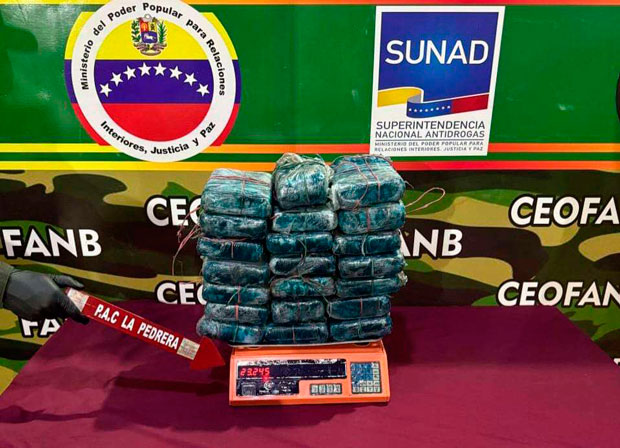 GNB incauta 21 panelas de cocaína ocultas en un vehículo