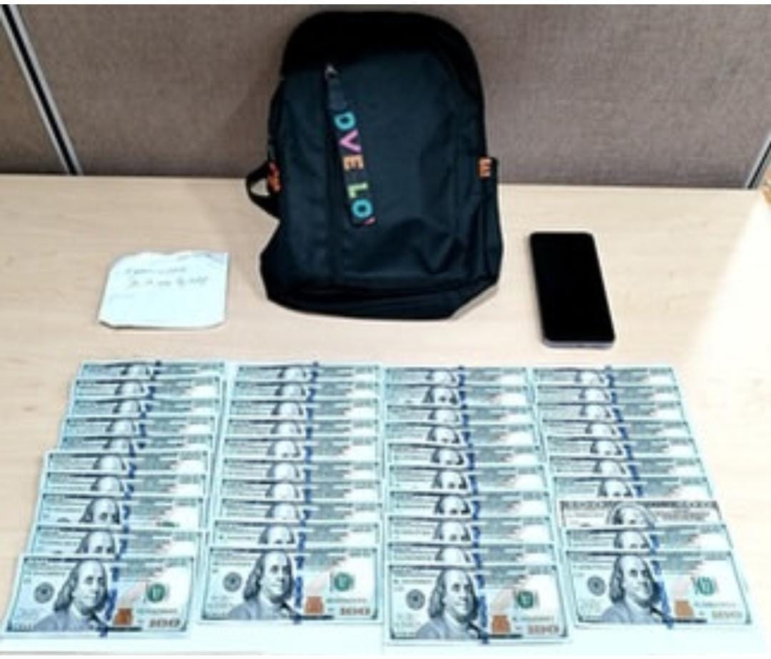 Empleada de limpieza hurtó $4 mil dólares de una clínica