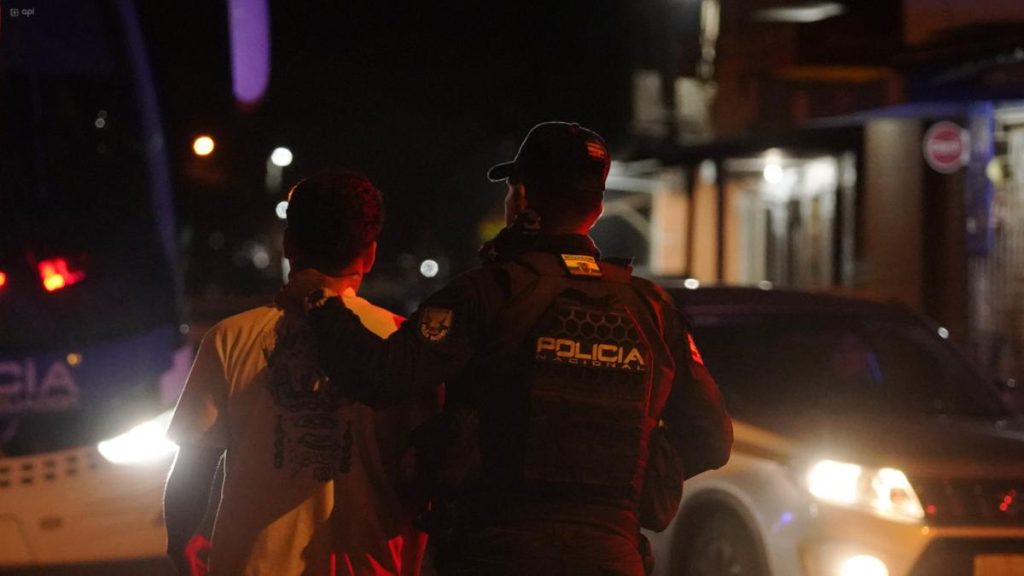 743 detenidos en Ecuador tras una semana de toque de queda