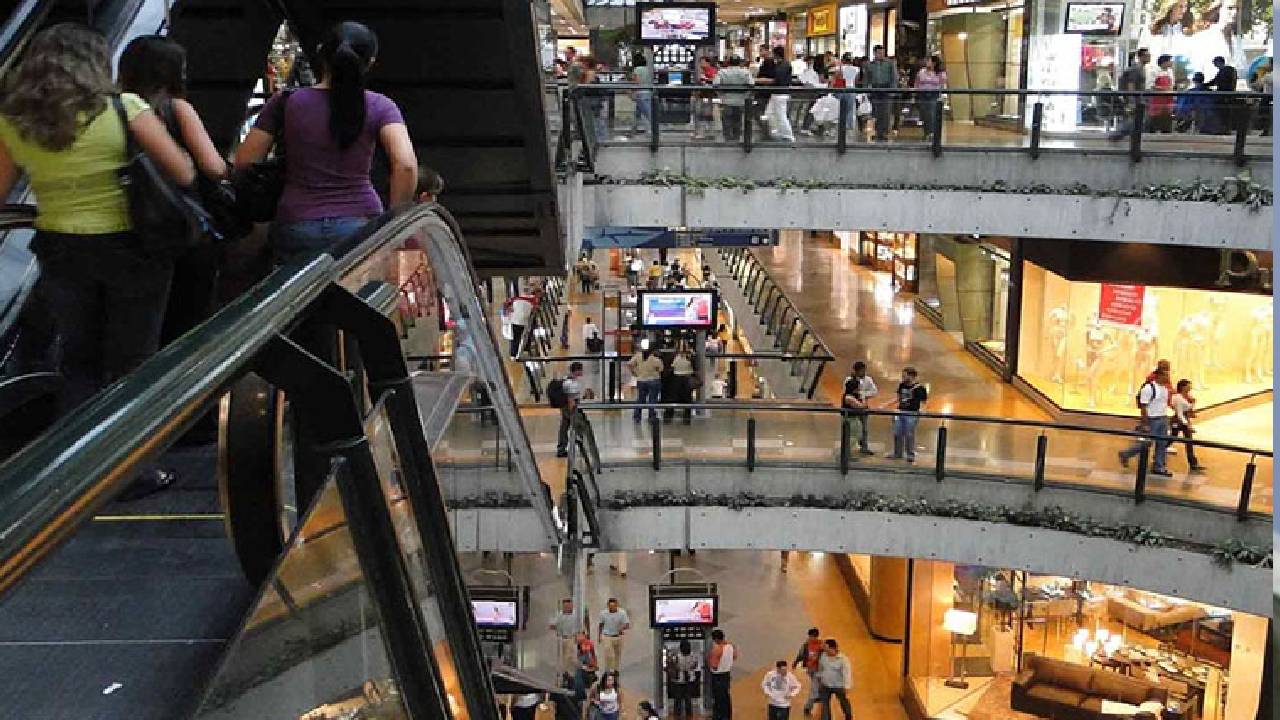 Centros comerciales se suman al ahorro energético