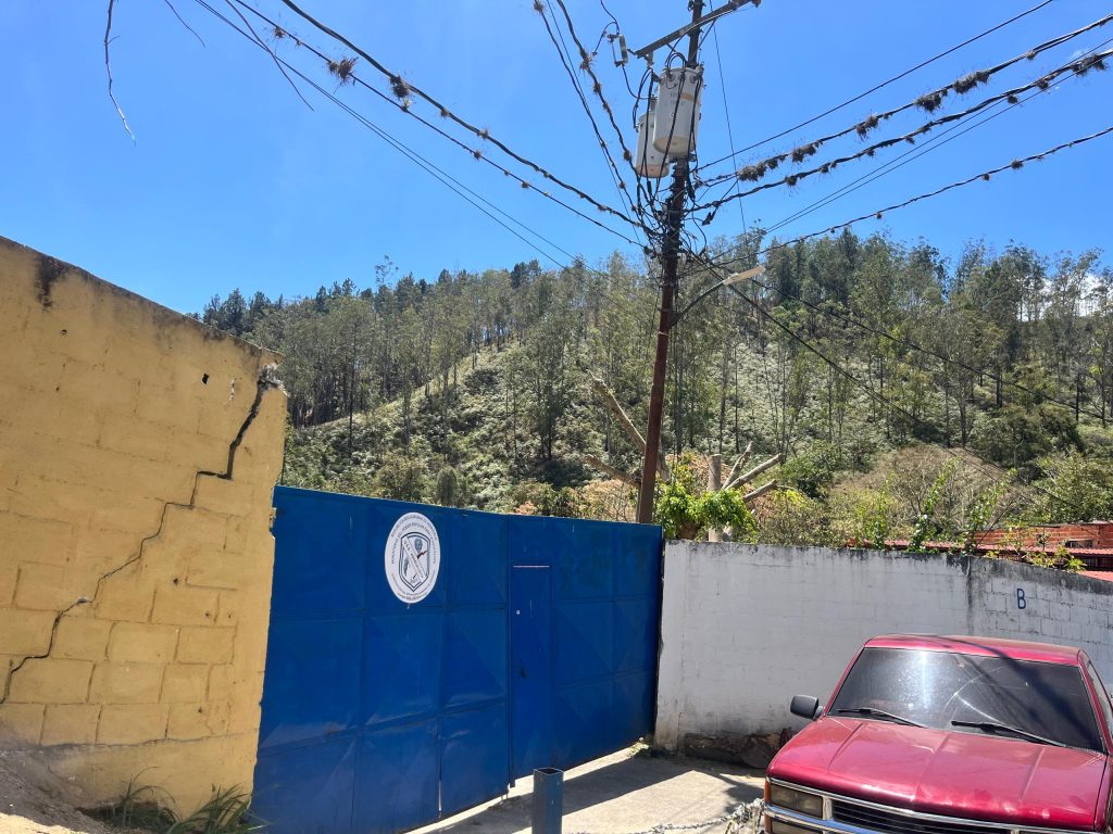 Representantes prestan su casa para dar clases