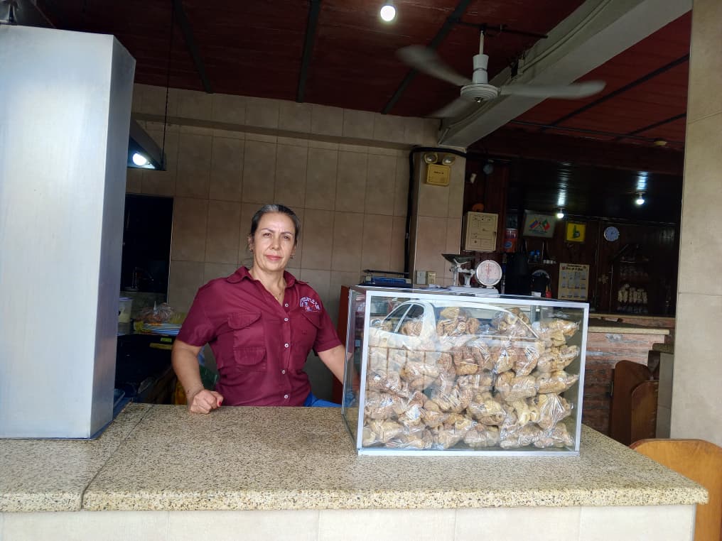 Comercios de Pozo de Rosas se mantienen a flote