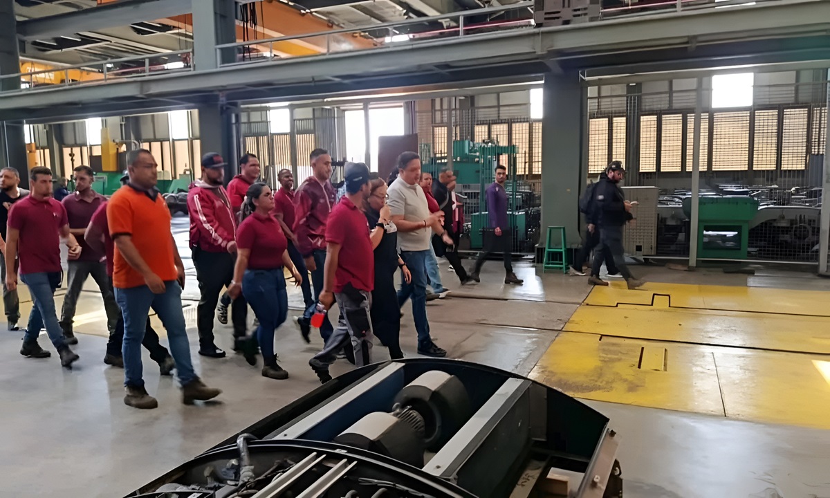 Farías supervisa operatividad en tren de los Valles del Tuy