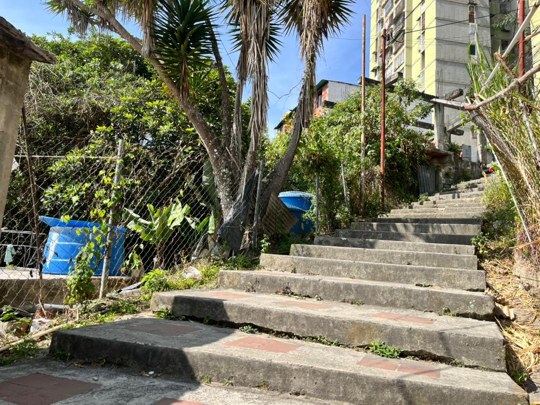 En el Callejón Almenar sufren por falta de agua