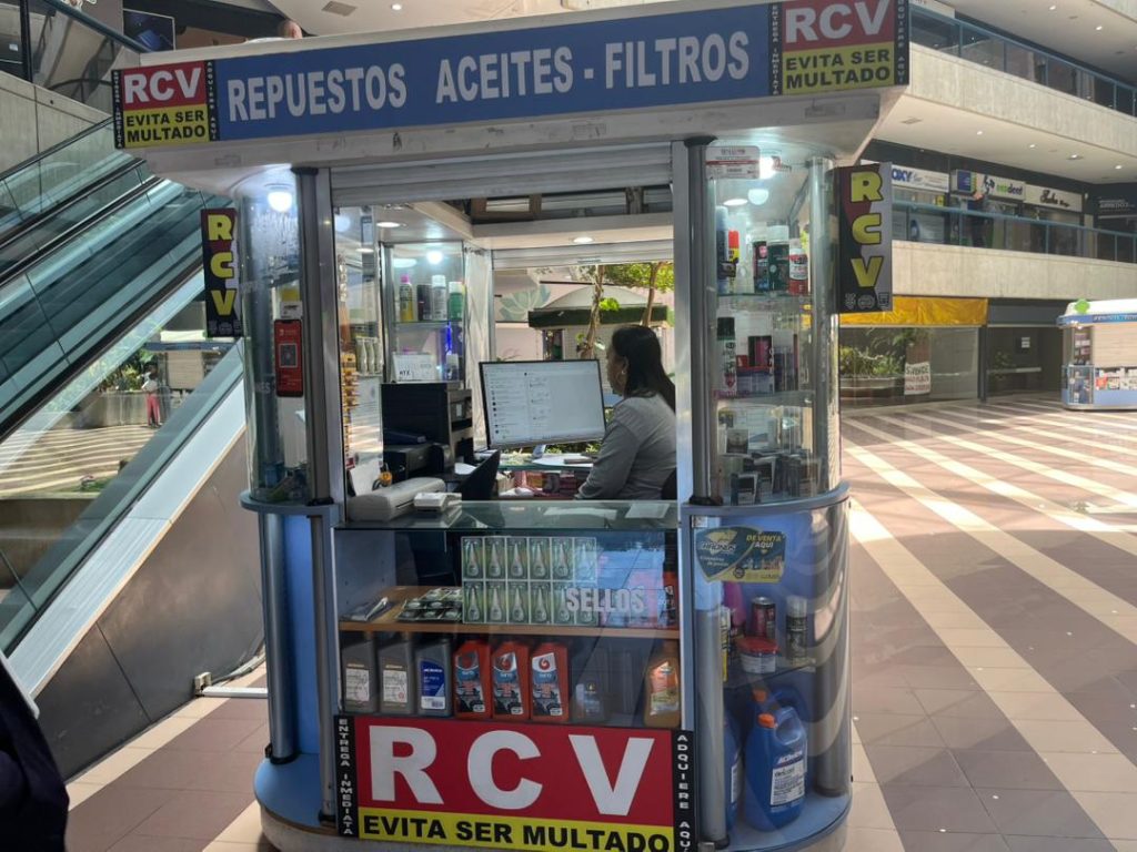 Comerciantes se ven obligados a cambiar de ramo