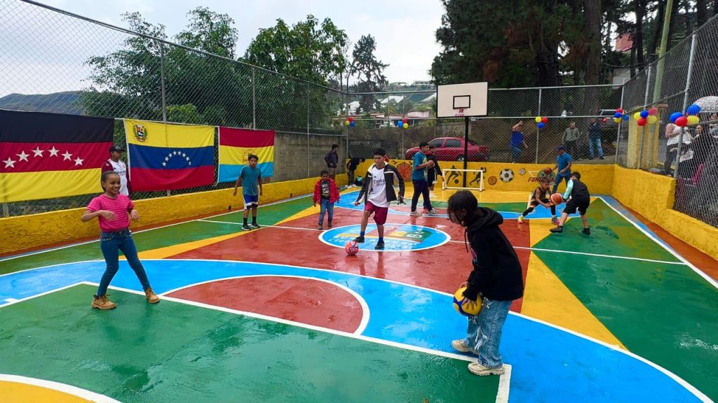 Villa Trinidad tiene cancha nueva