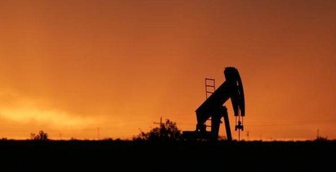 El petróleo podría alcanzar los 180 dólares por conflicto en Irán