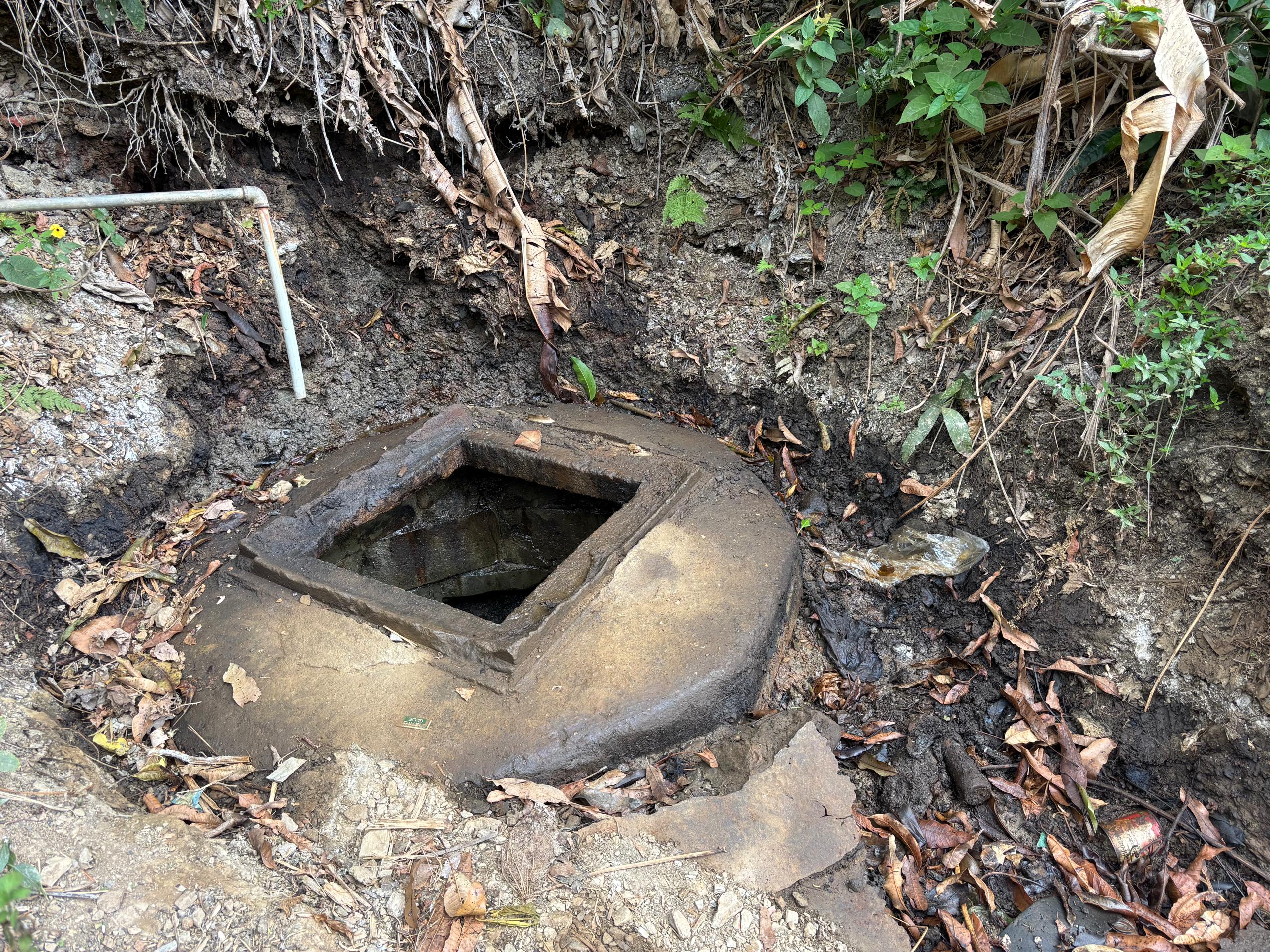 Gasoil brota de la tierra en Cumbre Roja