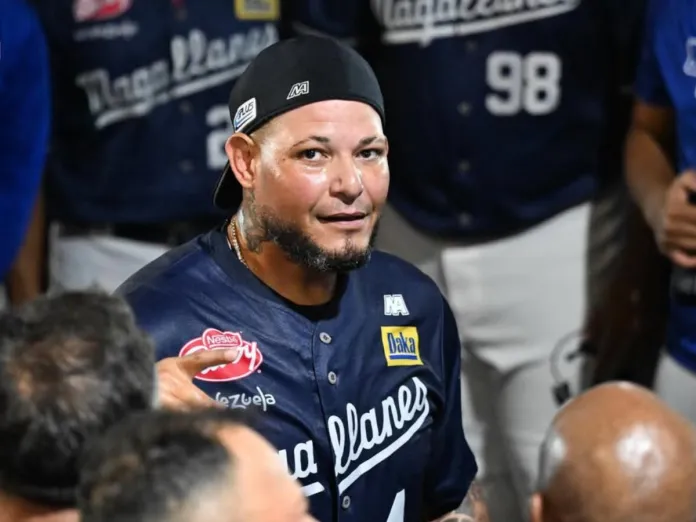 Yadier Molina renueva con el Magallanes para defender el trono