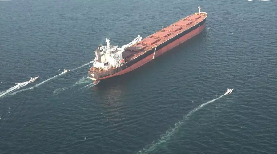 El nuevo líder supremo de Irán pide cerrar Ormuz