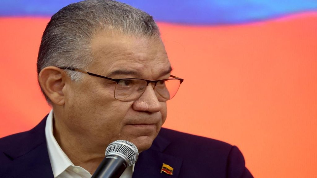 “He recibido más críticas de la oposición que del chavismo”