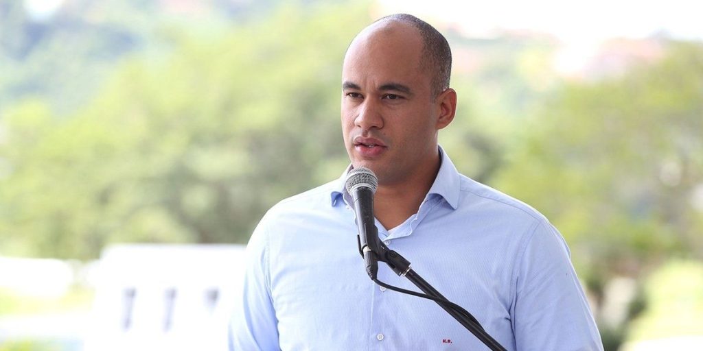 Ministro ordena auditoría en nóminas educativas