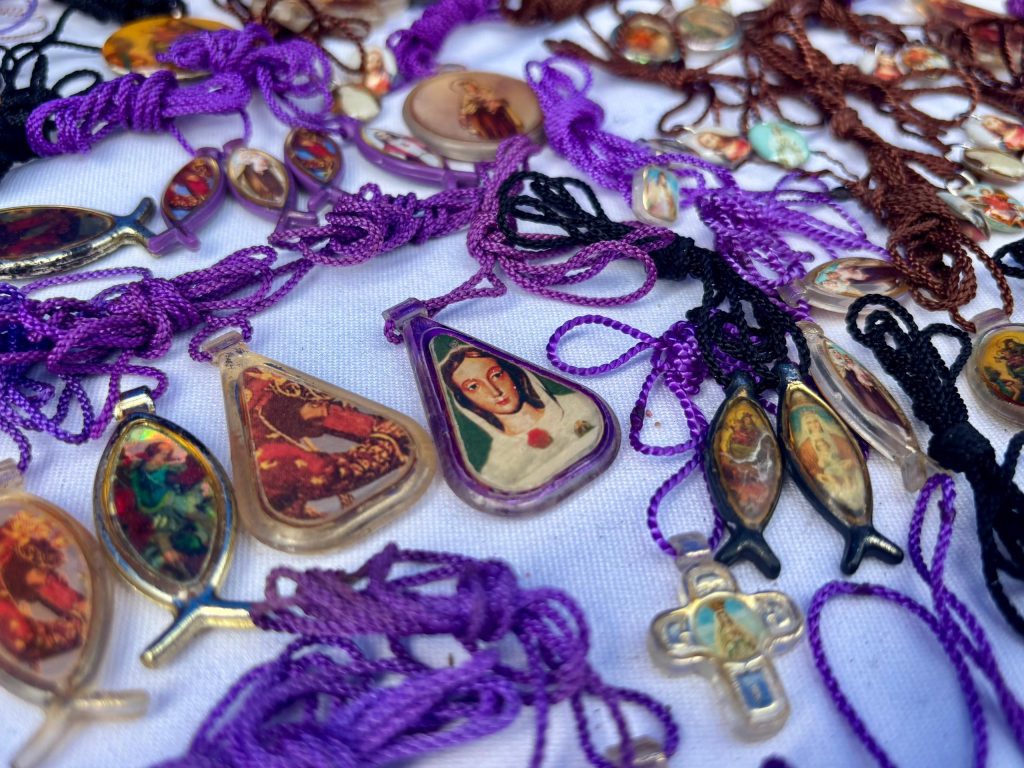 Activado el mercado religioso en Los Teques