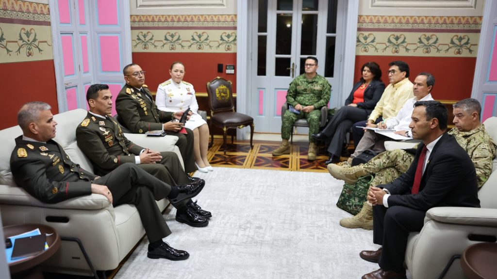 Ministros de la Defensa de Colombia y Venezuela se reunieron