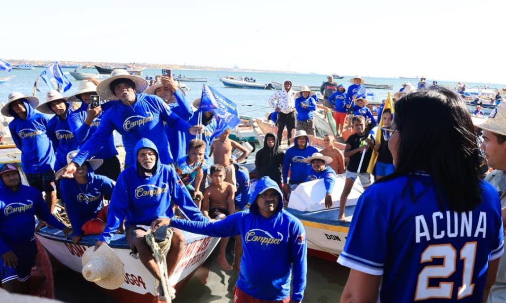 Entregan 500 motores para potenciar labores de pescadores