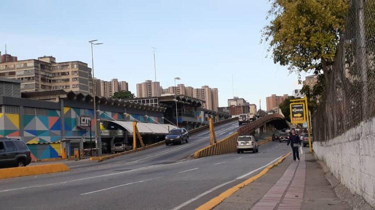 Prohibida circulación de motorizados por elevado de Los Salias