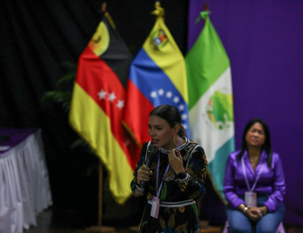 Alcaldesa de Carrizal llama a las mujeres a no quedarse calladas