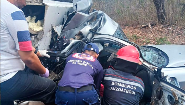 Muere una policía embarazada en aparatoso accidente