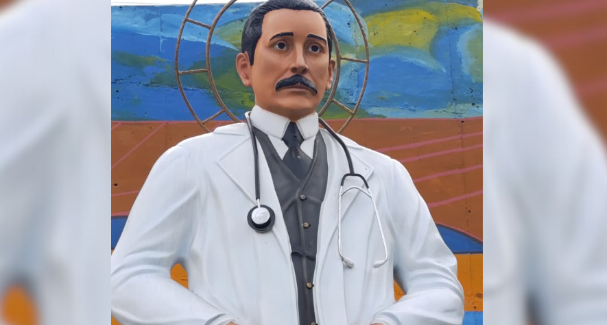 Denuncian hurto de la cruz en estatua de José Gregorio