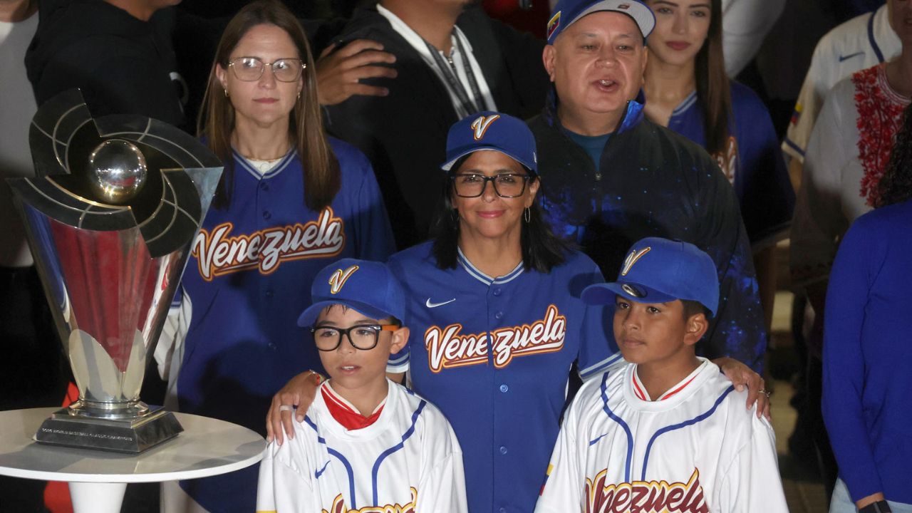 Venezuela recibió el trofeo del Clásico Mundial de Béisbol