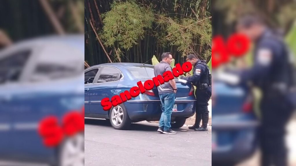 Cámaras pillan a hombre botando basura en área no permitida