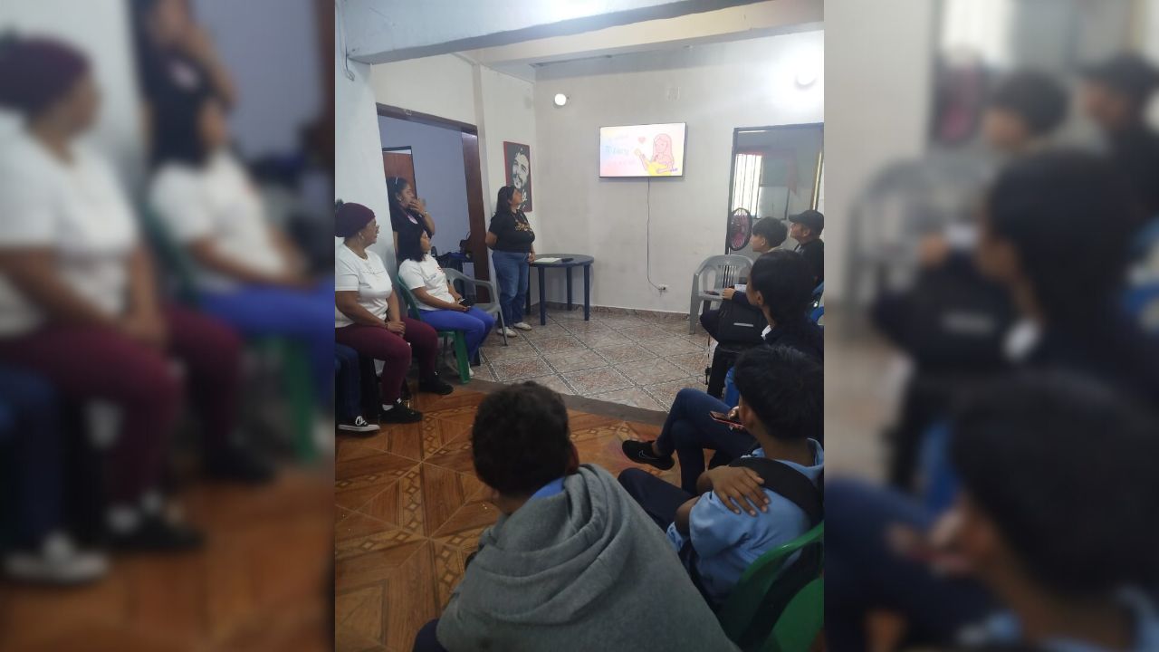 Alertan a jóvenes sobre la violencia en el noviazgo