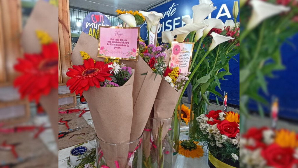 Flores, dulces, entre las opciones para regalar este 8 de marzo