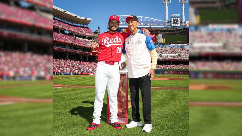 Eugenio Suárez recibe el Premio Luis Aparicio 2025