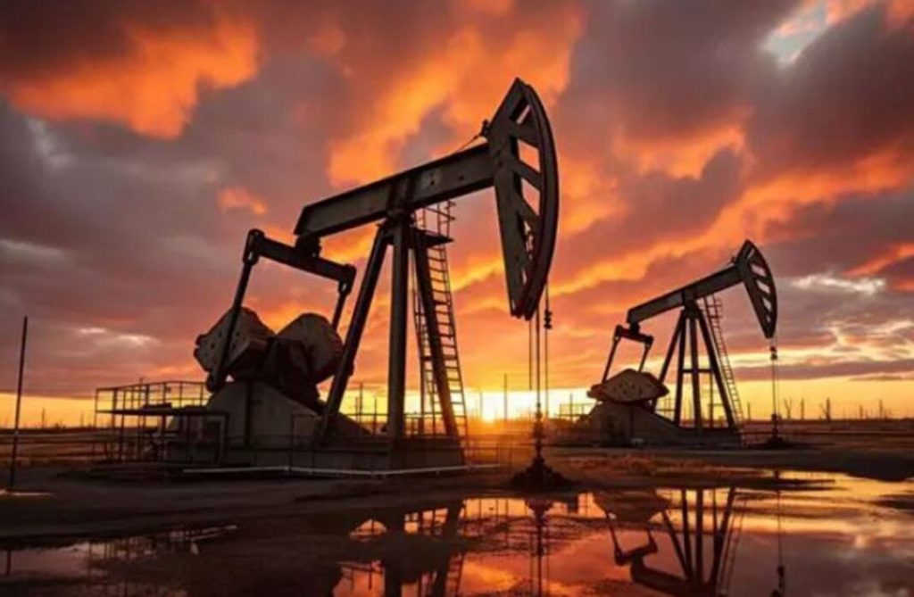 Precio del petróleo alcanza los 100,11 dólares