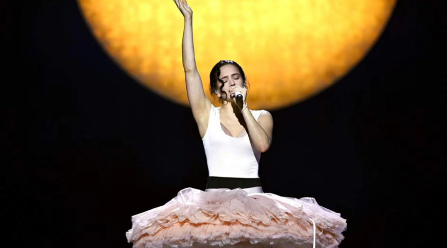 Rosalía inauguró su gira ‘Lux’