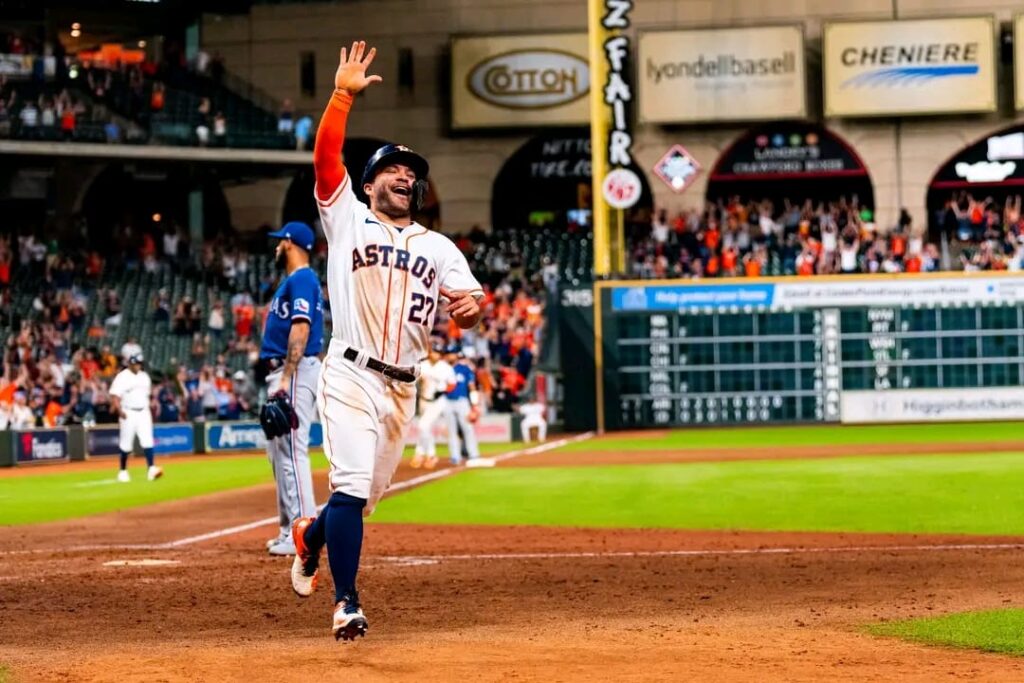 José Altuve es el octavo criollo con dos mil juegos
