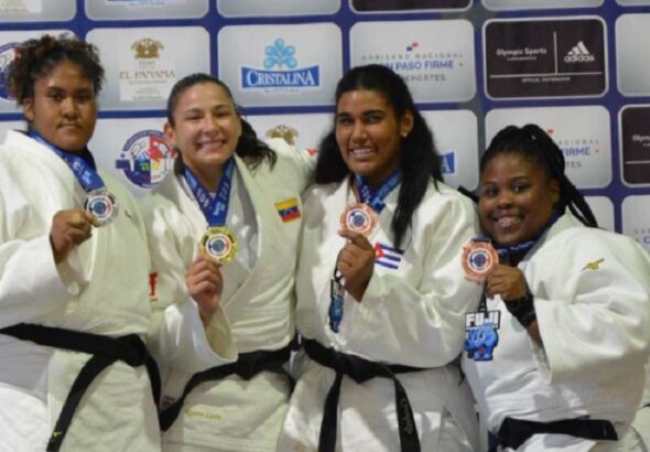 Karen-Leon-de-28-anos-de-edad-se-llevo-la-victoria-por-ippon-a-los-2-minutos-40-segundos-Foto-Ministerio-de-Deportes