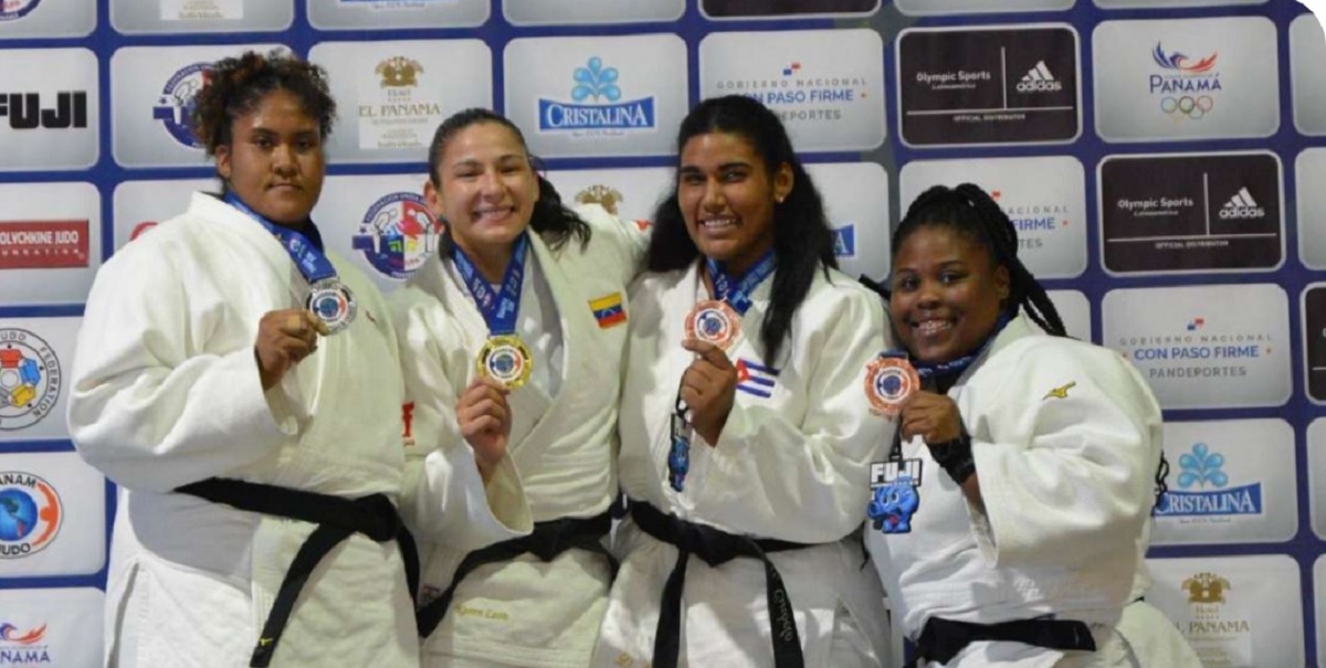 Karen-Leon-de-28-anos-de-edad-se-llevo-la-victoria-por-ippon-a-los-2-minutos-40-segundos-Foto-Ministerio-de-Deportes