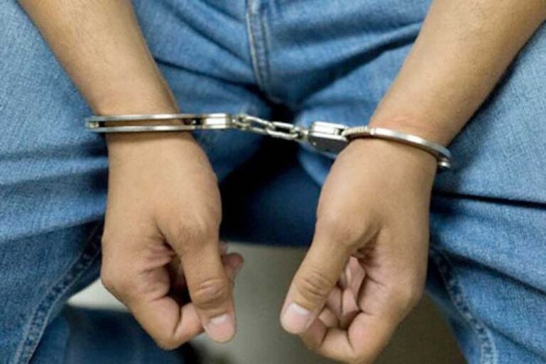 detenidos-esposados-1-1