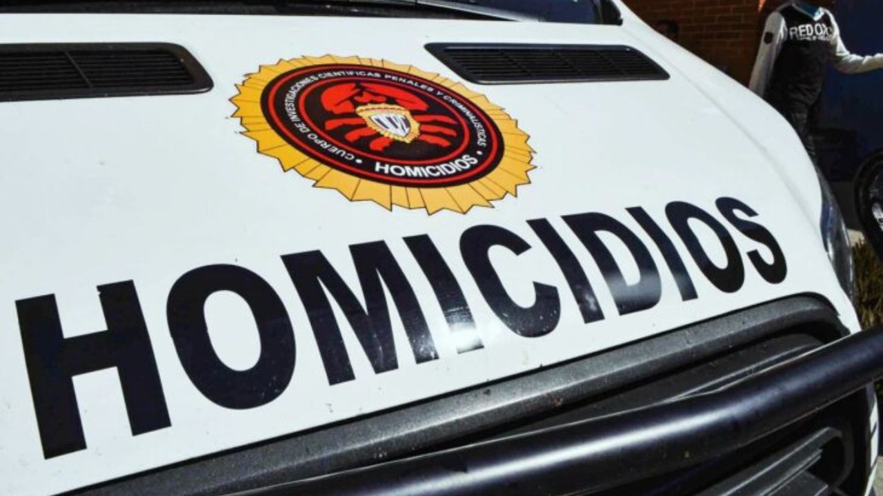 Hallan hombre muerto dentro de su casa