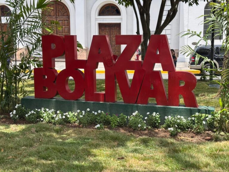 plaza bolivar