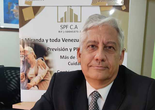 Director general Cecilio Rosete.jpg