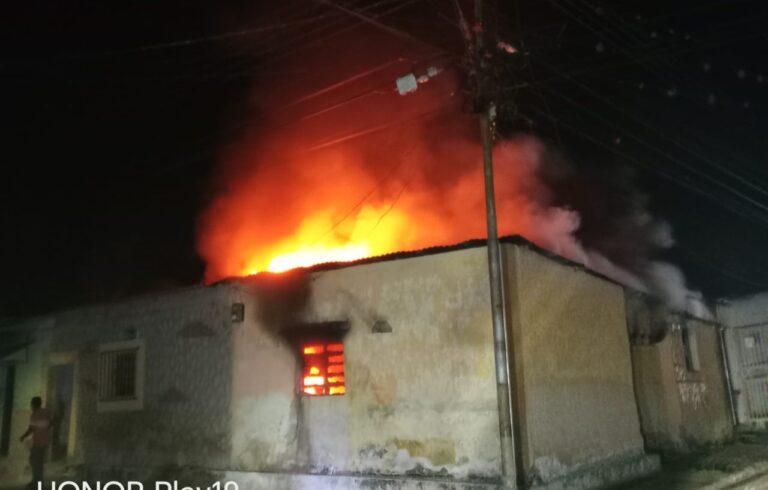 En-Montalban-una-vela-encendida-origino-incendio-en-una-vivienda