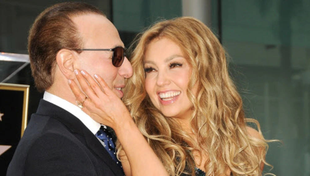thalia-tommy-mottola-imagen-archivo_58